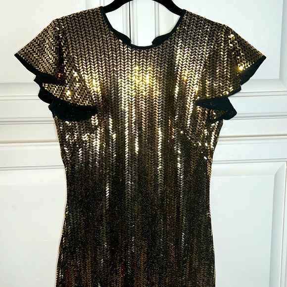 Naeem Khan Flutter Cap-Sleeve Open-Backed Sequined Dress from Neimans - Picture 4 of 5